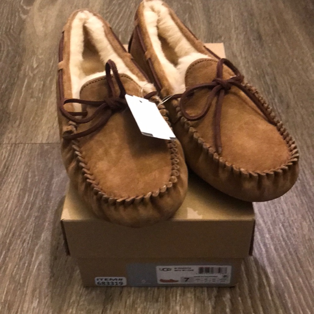 UGG Dakota Slipper Size 7 Chestnut